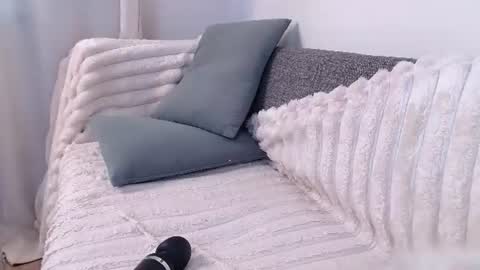 love bella  online show from June 15, 2:25 am