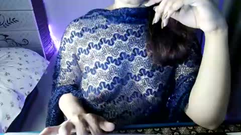 love bird69 online show from June 27, 5:19 pm