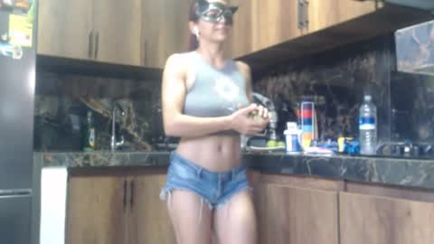 Nina online show from November 20, 8:50 pm