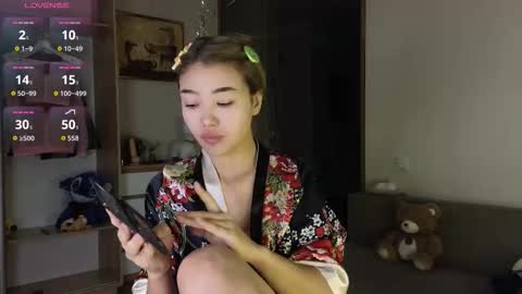 Snapshot of love_peace_here chatting on September 10, 2:01 am hi its me online show from September 10, 2:01 am