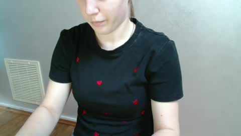 Vivian online show from December 15, 12:23 pm