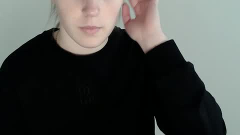 Vivian online show from November 17, 11:46 am