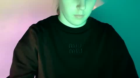 Vivian online show from December 4, 2:16 pm