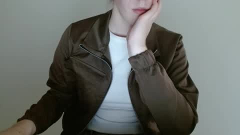 Vivian online show from April 3, 2:13 pm