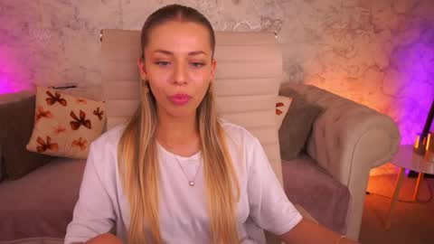 loveedove online show from May 21, 1:39 pm
