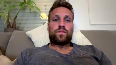 lovefuesse online show from September 13, 8:55 pm