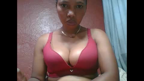 loveinlife750427 online show from November 16, 7:10 am