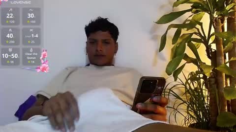 Justin and pandora online show from April 12, 4:05 am