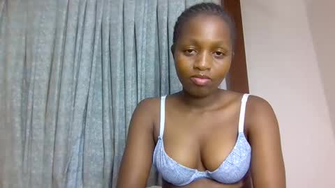 lovelbrownie online show from October 4, 6:28 pm