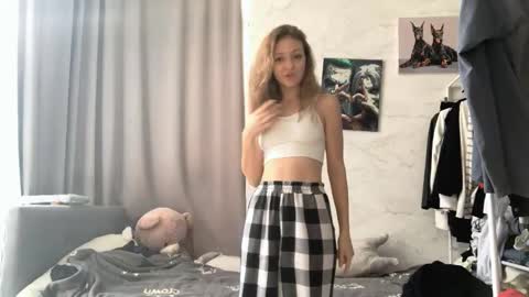 Snapshot of lovelladeboer chatting on October 20, 6:07 am Ella online show from October 20, 6:07 am