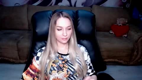 private open online show from November 1, 1:54 pm