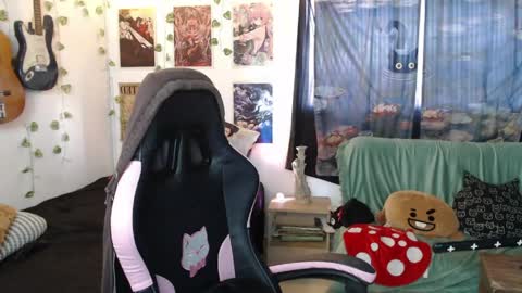 Cassie online show from April 23, 9:49 pm