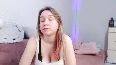 Lovely Hayley online show from June 1, 10:44 pm