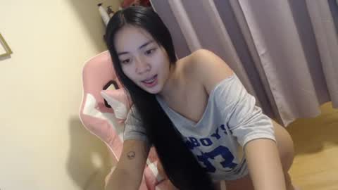 lovely_leah23 online show from December 1, 4:49 pm