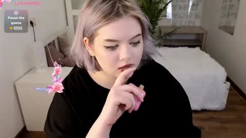 Snapshot of lovely_leilla chatting on December 6, 6:55 pm lovely_leilla online show from December 6, 6:55 pm