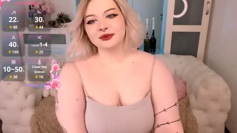 Snapshot of lovely_leilla chatting on January 31, 11:03 pm lovely_leilla online show from January 31, 11:03 pm