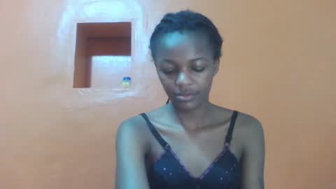 Snapshot of lovely_yvonne chatting on October 18, 7:18 pm Lovely yvonne online show from October 18, 7:18 pm