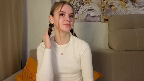 lovelygracee online show from November 26, 2:25 pm
