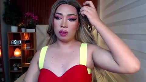 Snapshot of lovelymarie69 chatting on October 6, 3:41 pm Rebeca online show from October 6, 3:41 pm