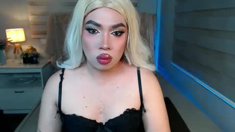 Snapshot of lovelymarie69 chatting on February 26, 5:42 pm Rebeca online show from February 26, 5:42 pm
