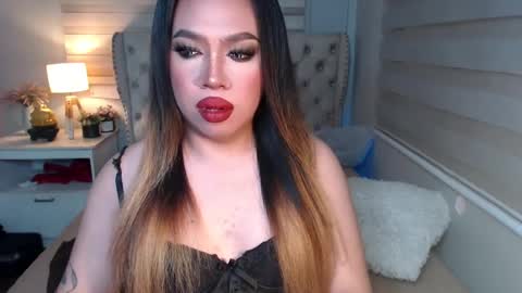 Snapshot of lovelymarie69 chatting on February 17, 5:23 pm Rebeca online show from February 17, 5:23 pm