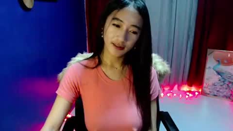 lovelypetite143 online show from April 18, 7:58 pm