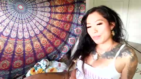 lovelyxmacii online show from July 14, 2:05 am