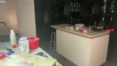 Leo Loves online show from March 10, 11:36 am