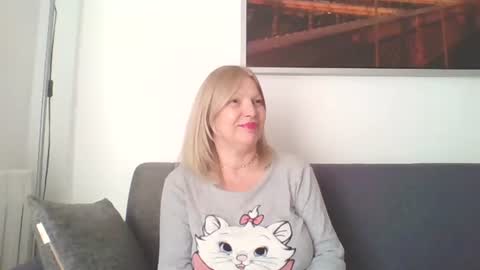 Marlyn online show from February 20, 2:57 pm