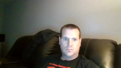 Snapshot of lovetocum37 chatting on December 22, 6:37 pm lovetocum37 online show from December 22, 6:37 pm