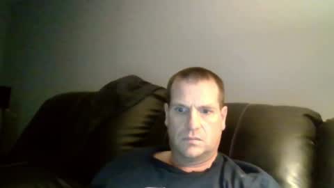 Snapshot of lovetocum37 chatting on February 3, 2:25 am lovetocum37 online show from February 3, 2:25 am