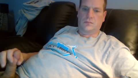 Snapshot of lovetocum37 chatting on March 1, 5:31 am lovetocum37 online show from March 1, 5:31 am