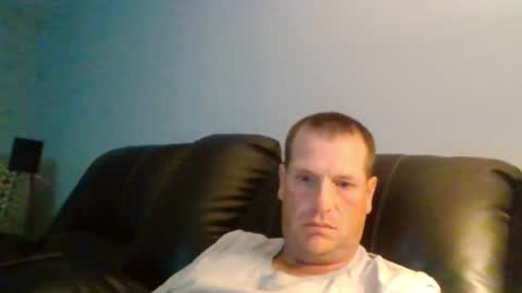 Snapshot of lovetocum37 chatting on September 15, 1:40 am lovetocum37 online show from September 15, 1:40 am