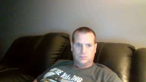 Snapshot of lovetocum37 chatting on December 12, 3:54 am lovetocum37 online show from December 12, 3:54 am