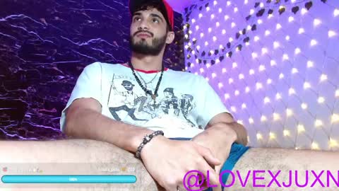 lovexjuxn77 online show from April 18, 10:32 pm