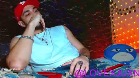 lovexjuxn77 online show from June 14, 7:27 pm
