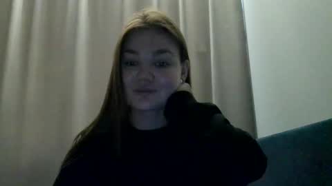 loviesimone online show from March 6, 11:09 am