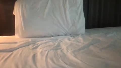 lozivelle online show from November 18, 8:45 pm