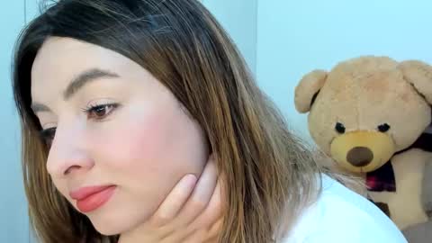luara__01__lecat_1 online show from September 17, 10:35 pm