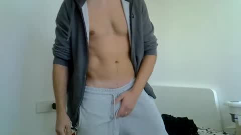 Snapshot of luca2828 chatting on October 28, 9:32 am luca2828 online show from October 28, 9:32 am