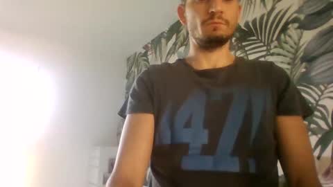 Snapshot of luca2828 chatting on October 26, 2:29 pm luca2828 online show from October 26, 2:29 pm