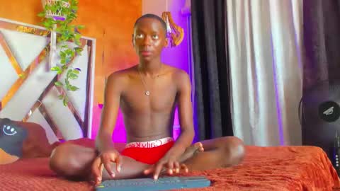 luca_sins online show from March 16, 8:35 pm