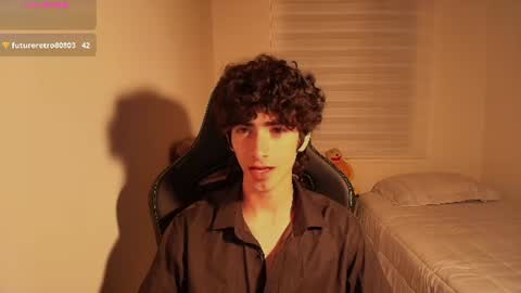 lucas_xo online show from June 13, 4:45 am