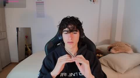 lucas_xo online show from February 26, 10:13 pm