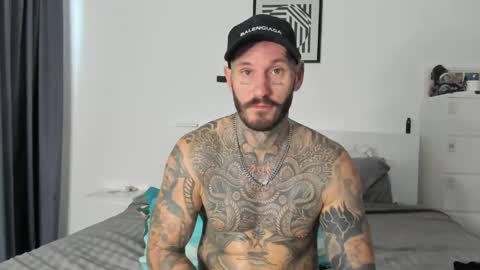 lucasexclusive online show from April 18, 5:09 am