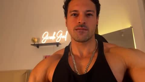 lucasfit24 online show from August 5, 3:20 pm