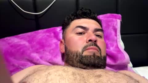 lucasmagana85 online show from May 9, 4:29 am