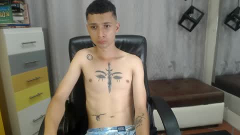 LucassSmith11 online show from May 26, 2:50 am