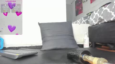 lucia78shy online show from December 20, 11:33 pm