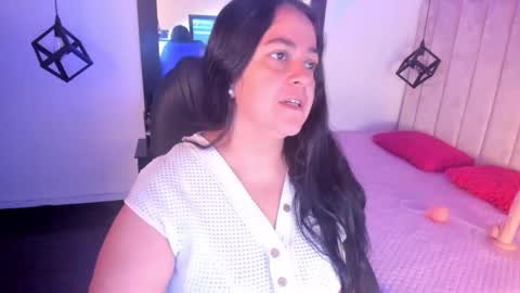 Lucia Vonne online show from November 18, 1:03 pm